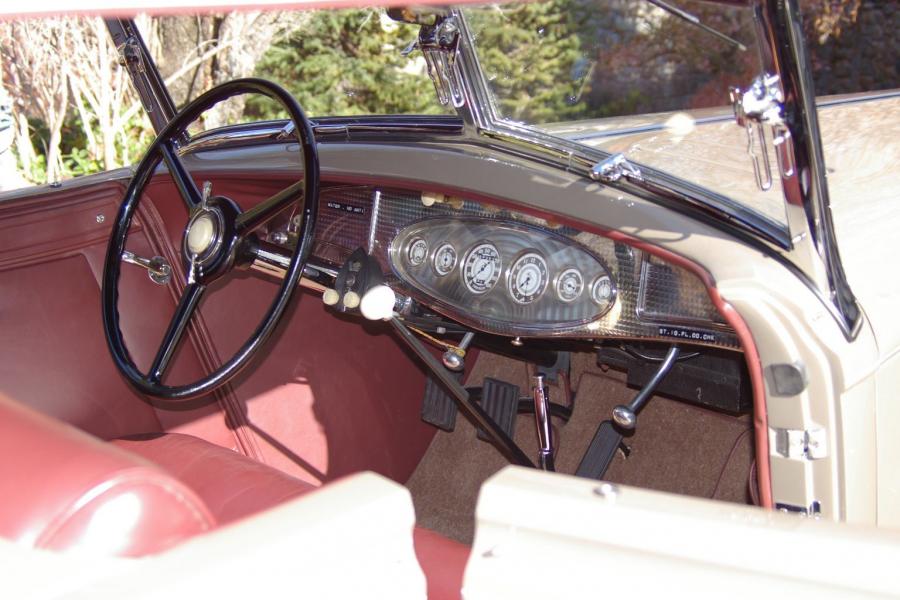 Chrysler CL Imperial Dual Cowl Phaeton by LeBaron 1933 года  (фото 3 из 12)